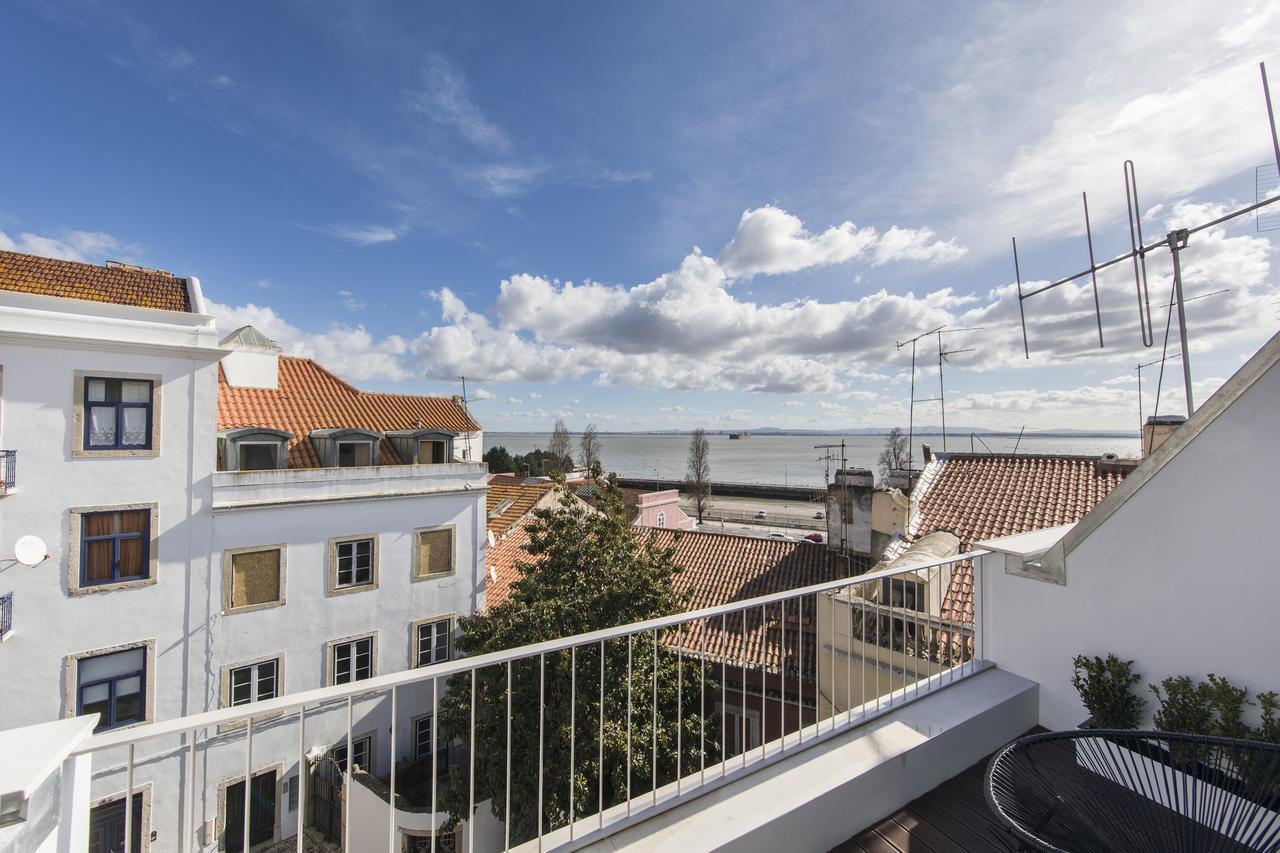 Lovelystay - Penthouse On The Tagus In Alfama Lisbon Bagian luar foto