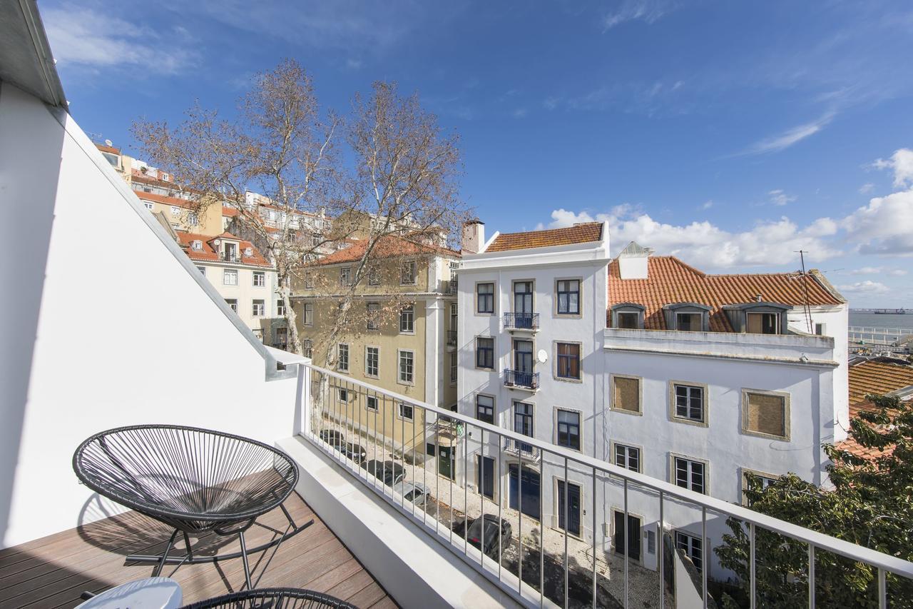 Lovelystay - Penthouse On The Tagus In Alfama Lisbon Bagian luar foto